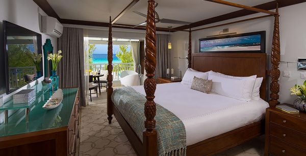 Beachfront One Bedroom Butler Suite with Balcony Tranquility Soaking Tub
