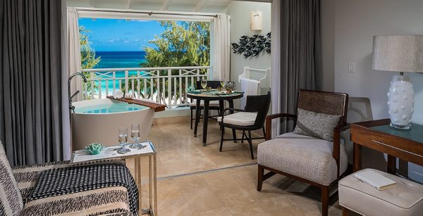 Beachfront Penthouse Club Level Suite with Balcony Tranquility Tub