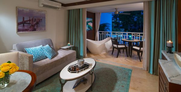Crystal Lagoon One Bedroom Butler Honeymoon Suite with Balcony Tranquility Soaking Tub